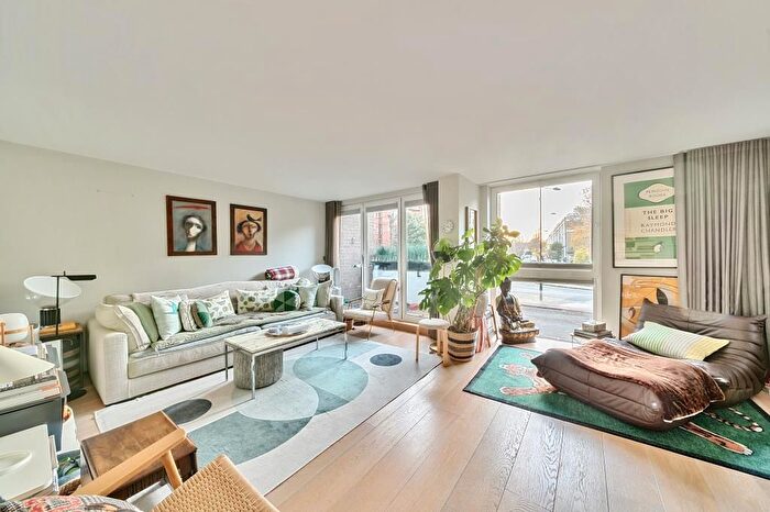 3 Bedroom Flat To Rent In Addison Road, Holland Park, W14