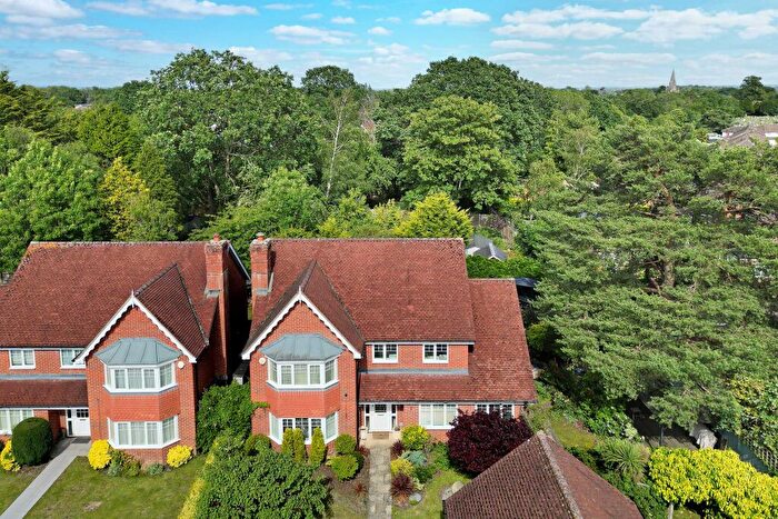 5 Bedroom Detached House For Sale In Tilehurst * / Miles West Of Reading, Ideal For Commuters, RG30