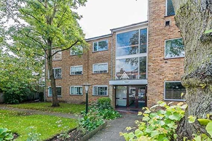 2 Bedroom Flat To Rent In Merricks Court, Temple Sheen Road, East Sheen, SW14