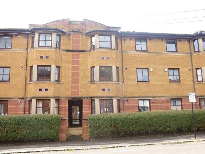 2 Bedroom Flat To Rent In Large Modern Furnished Two Bedroom Flat, Malloch Street, Glasgow, West End, G20
