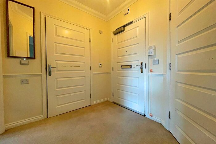 1 Bedroom Flat For Sale In Hope Road, Sale, M33