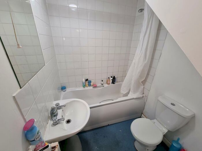 5 Bedroom Semi-Detached House To Rent In A Oxford Street, Leamington Spa, CV32