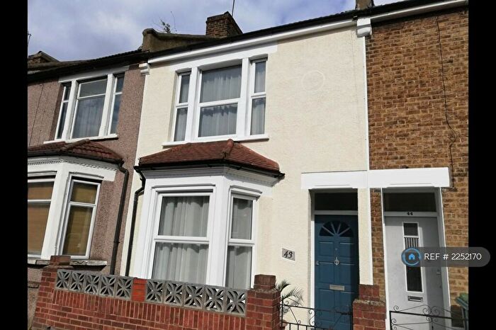 2 Bedroom Terraced House To Rent In Parish Lane, London, SE20