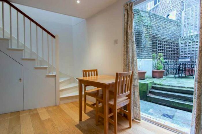 1 Bedroom Flat To Rent In Cartwright Gardens, Bloomsbury, London, WC1H