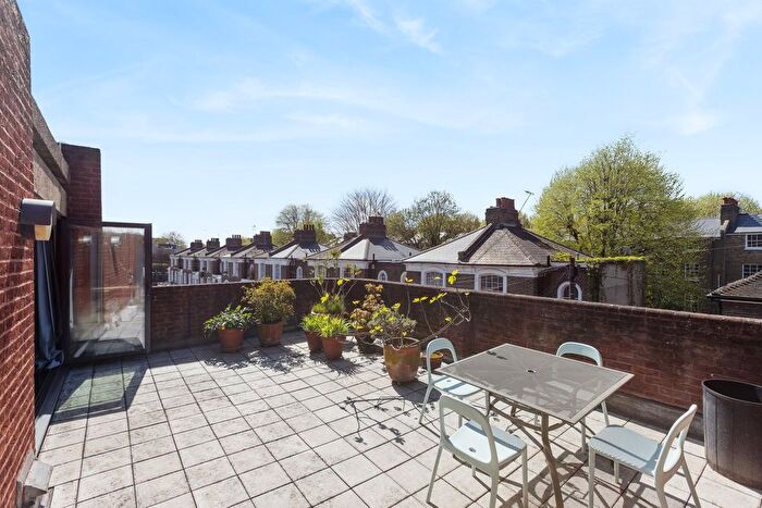 1 Bedroom Flat For Sale In Angel Walk, Hammersmith, London, W6