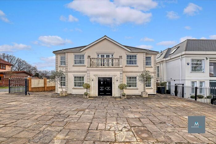 7 Bedroom Detached House To Rent In Manor Road, Chigwell, Essex, IG7