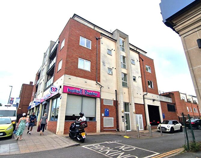 3 Bedroom Flat For Sale In Tilbury Close, Hatch End, HA5