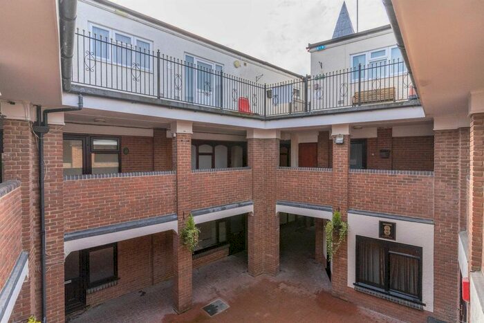 1 Bedroom Flat To Rent In Castle Walk, Stansted, Essex, CM24