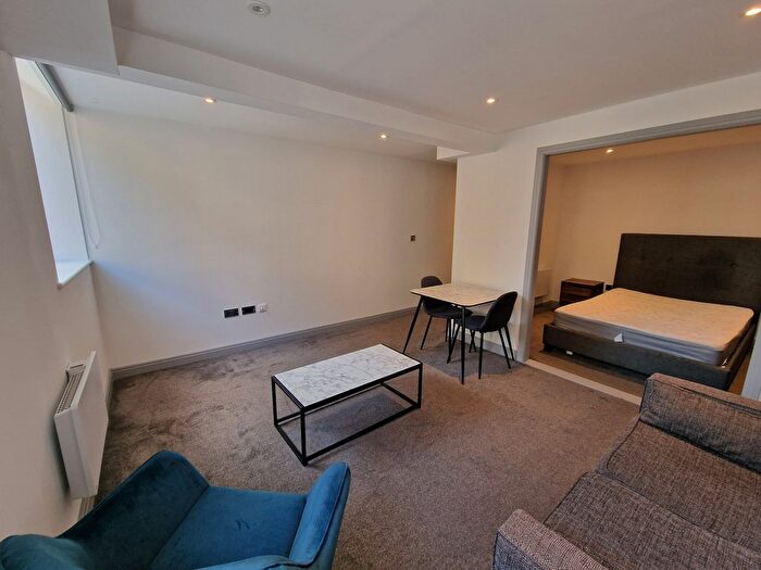 1 Bedroom Flat To Rent In L, George Street, Bradford, West Yorkshire, BD1