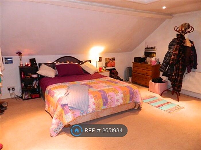 4 Bedroom Terraced House To Rent In Well Street, Exeter, EX4