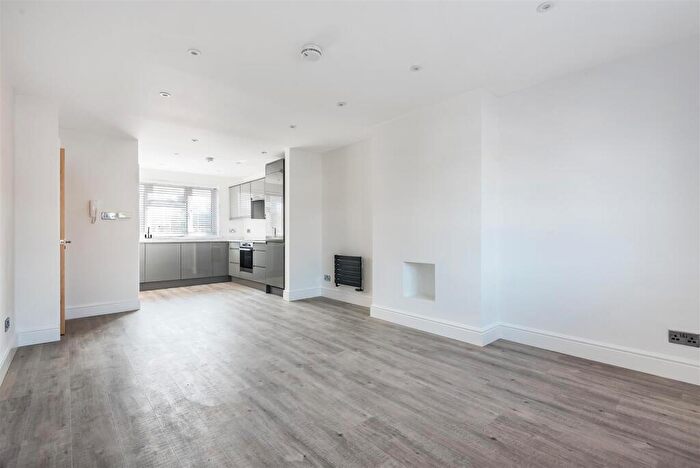 1 Bedroom Flat To Rent In Station Parade, East Horsley, KT24