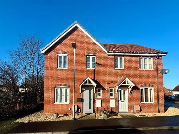 3 Bedroom Semi Detached House For Sale In Hamley Close, Burnham-On-Sea, TA8