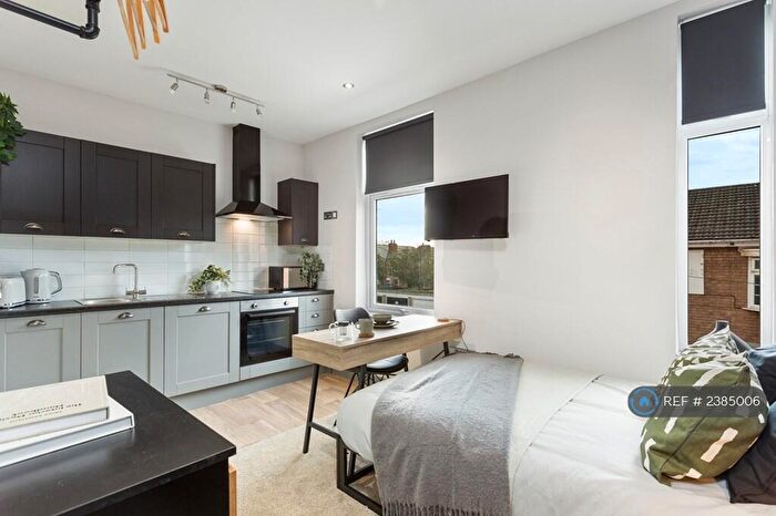 6 Bedroom Semi-Detached House To Rent In Hall Croft, Beeston, Nottingham, NG9