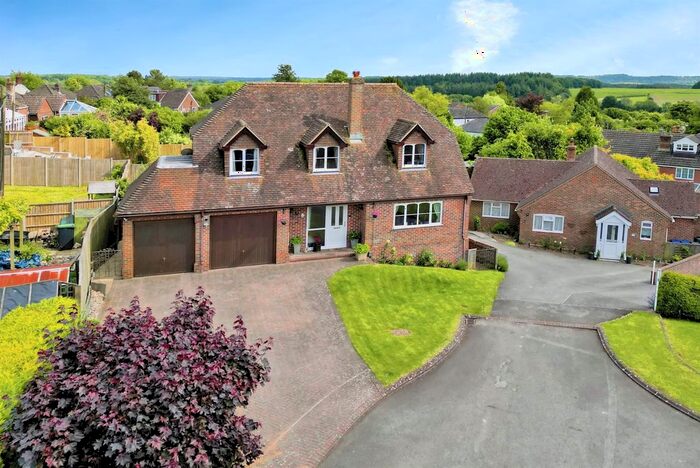 3 Bedroom Detached House For Sale In Glenfield Close, Winterslow, Salisbury, SP5