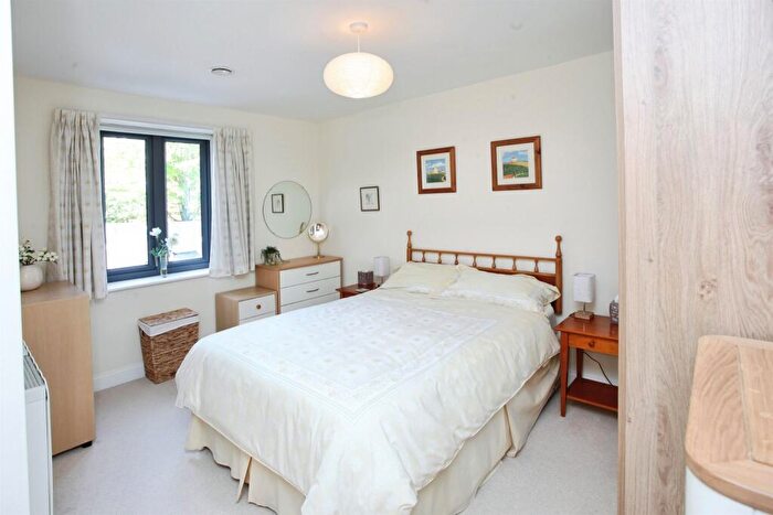 1 Bedroom Flat For Sale In Ilex Close, Llanishen, Cardiff, CF14