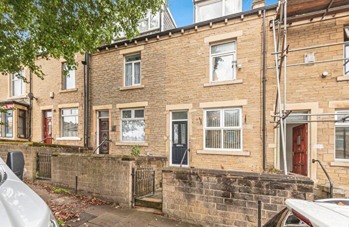 4 Bedroom Terraced House For Sale In Roxby Street, Bradford, BD5