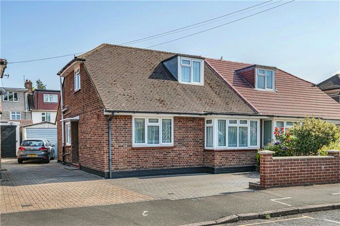 3 Bedroom Bungalow To Rent In Mill Way, Feltham, TW14