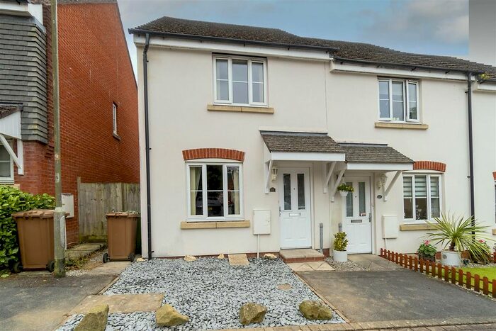 2 Bedroom Property To Rent In Chelwood Grove, Plympton, Plymouth, PL7