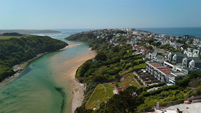 4 Bedroom End Terrace House For Sale In Pentire Crescent, Newquay, TR7