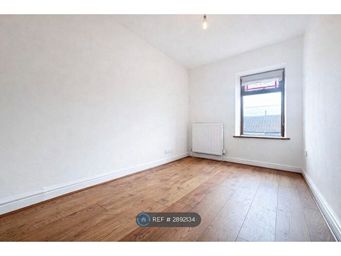 3 Bedroom Terraced House To Rent In Llwynypia, Tonypandy, CF40