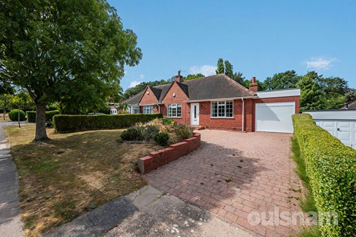3 Bedroom Bungalow For Sale In Green Meadow Road, Bournville Village Trust, Selly Oak, Birmingham, B29