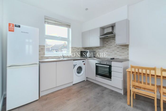 1 Bedroom Flat To Rent In Forest Road, London, E17