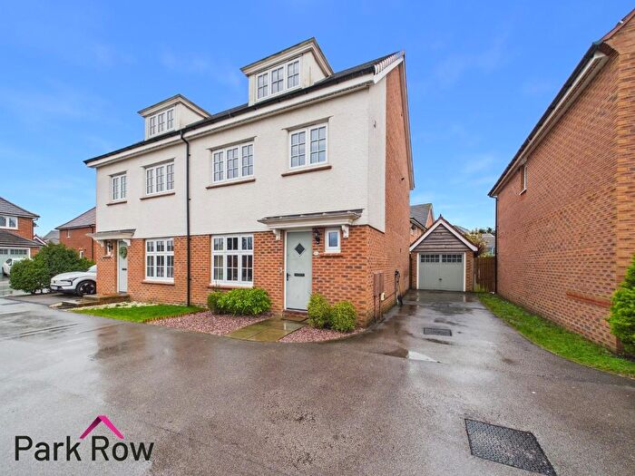 4 Bedroom Semi Detached House For Sale In Pickering Place, Garforth, Leeds, LS25