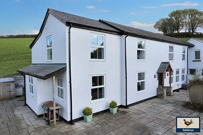 4 Bedroom Link Detached House For Sale In Whitchurch, Tavistock., PL19