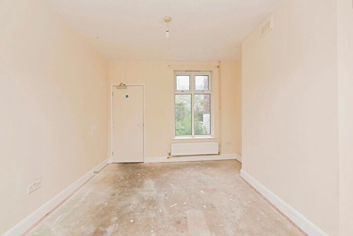 2 Bedroom Terraced House For Sale In Hampton Street, Northampton, NN1