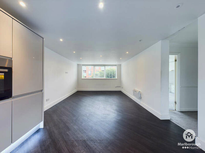 2 Bedroom Flat To Rent In Hornchurch, RM11