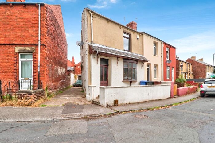 2 Bedroom End Of Terrace House For Sale In St Helens Street, Barnsley, S74