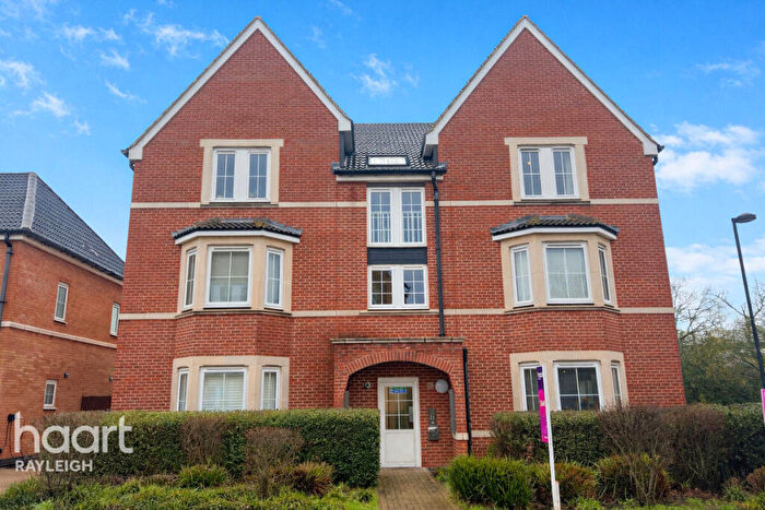 2 Bedroom Flat To Rent In Britten Avenue, Basildon, SS14