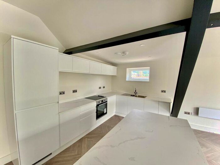 2 Bedroom Apartment To Rent In High Street, Pontypridd, CF37