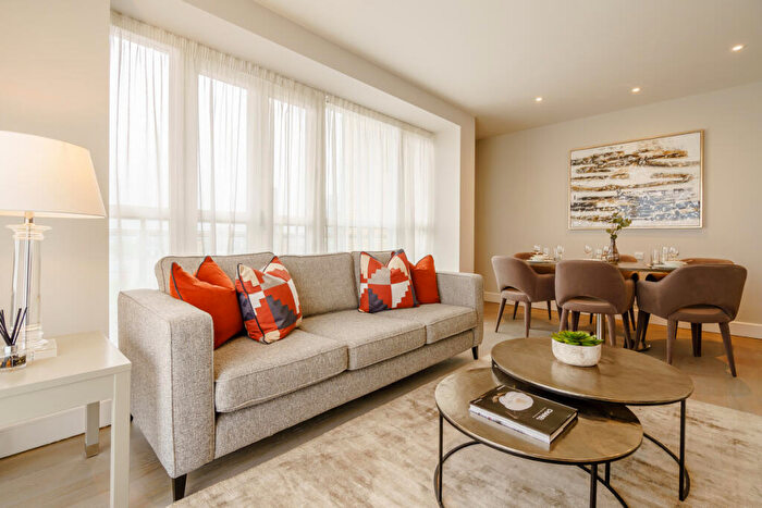 2 Bedroom Apartment To Rent In Westferry Circus, London, E14