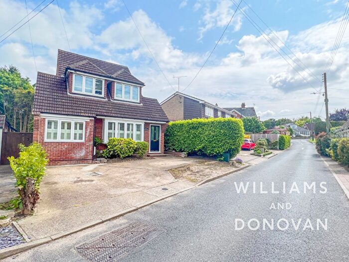 3 Bedroom Chalet To Rent In Fountain Lane, Hockley, SS5