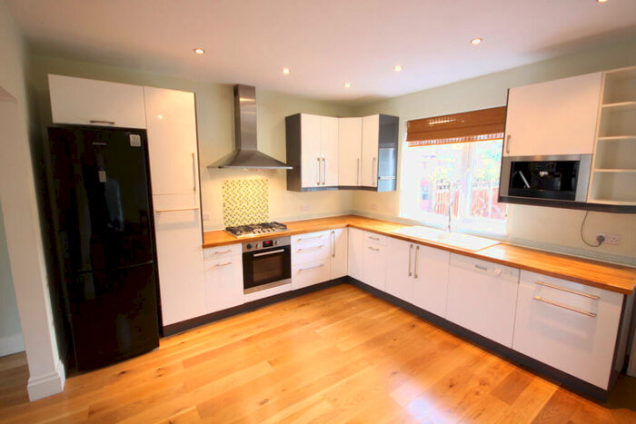 3 Bedroom Semi-Detached House To Rent In Carnaby Road, S6