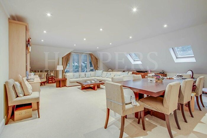 2 Bedroom Apartment For Sale In Westfield Park, Hatch End, Pinner, HA5