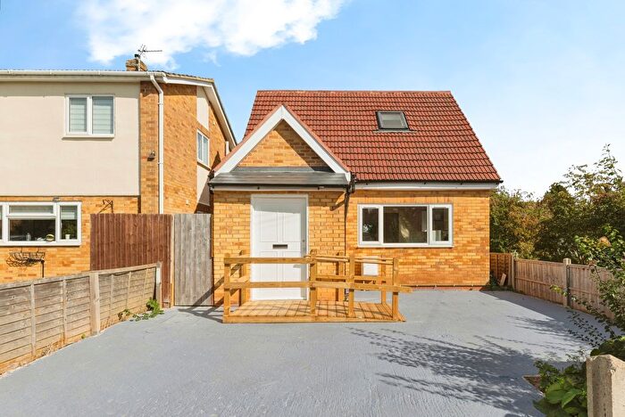 2 Bedroom Bungalow For Sale In Rochester Way, Twyford, Banbury, Oxfordshire, OX17