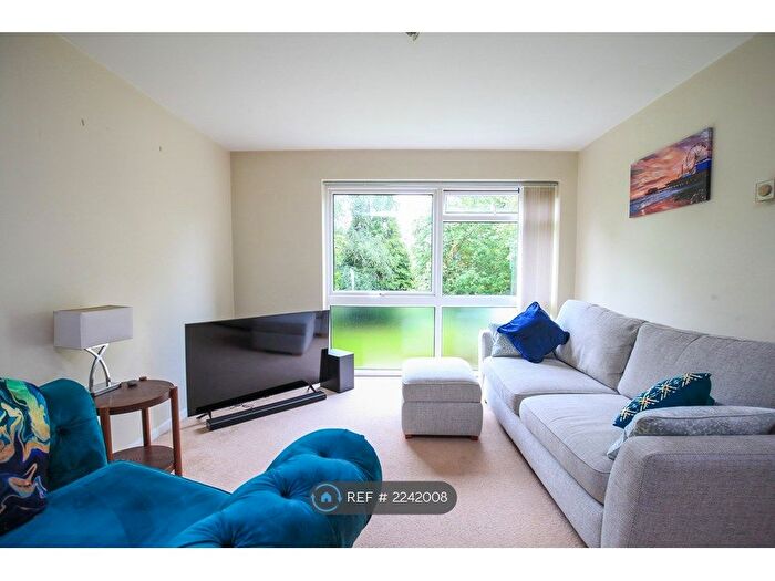 1 Bedroom Flat To Rent In Copers Cope Road, Beckenham, Kent, BR3