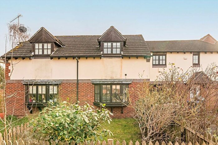 2 Bedroom Property To Rent In Archer Close, Kingston Upon Thames, KT2