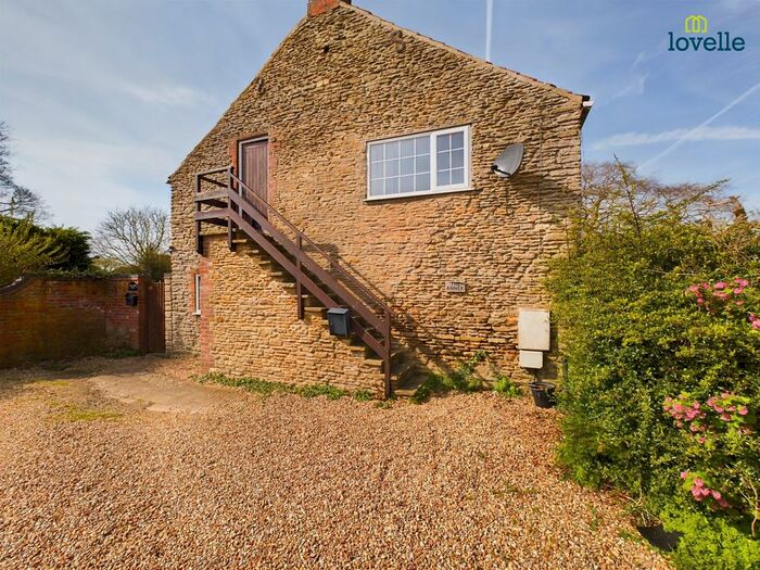 2 Bedroom Flat To Rent In Chapel Lodge Drive, Normanby By Spital, LN8