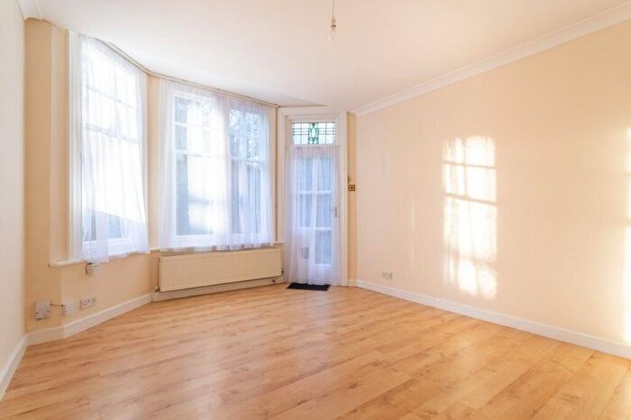 1 Bedroom Apartment To Rent In Selborne Place, Hove, BN3
