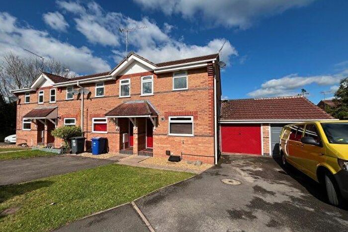 2 Bedroom Property To Rent In Ashbrook Close, Uttoxeter, ST14