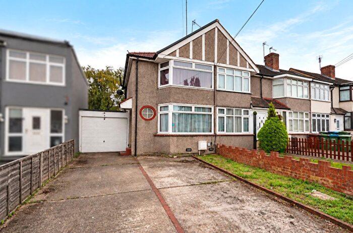 2 Bedroom End Terrace House For Sale In Parkside Avenue, Bexleyheath, Kent, DA7