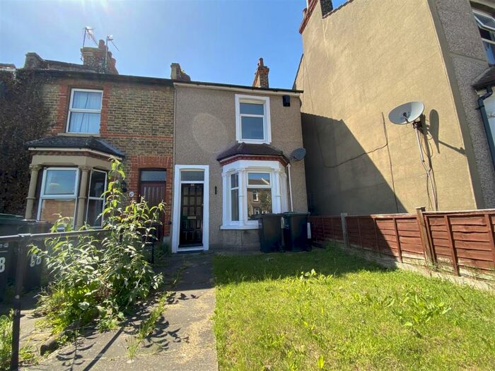 2 Bedroom House To Rent In Springhead Road, Northfleet, DA11