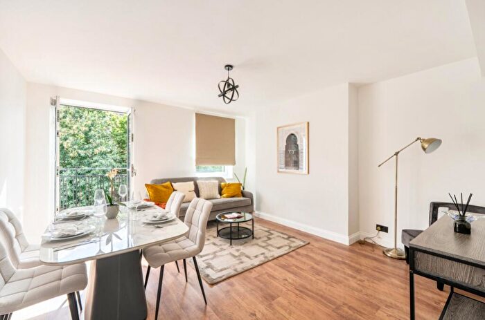3 Bedroom Flat For Sale In Elm Court, Armfield Crescent, Mitcham, Surrey, CR4
