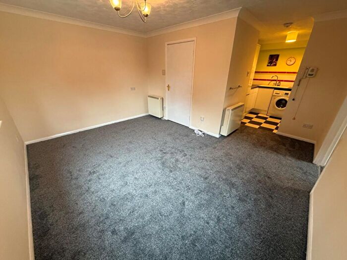 1 Bedroom Flat For Sale In Norton Court, High Street South, Dunstable, LU6