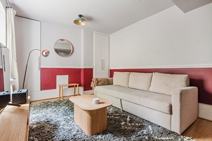 1 Bedroom Apartment To Rent In Mornington Crescent, London, NW1