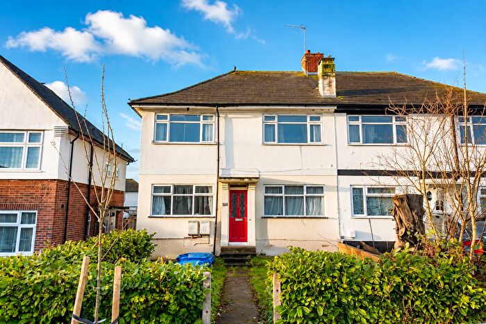 2 Bedroom Flat For Sale In Goring Way, Greenford, UB6