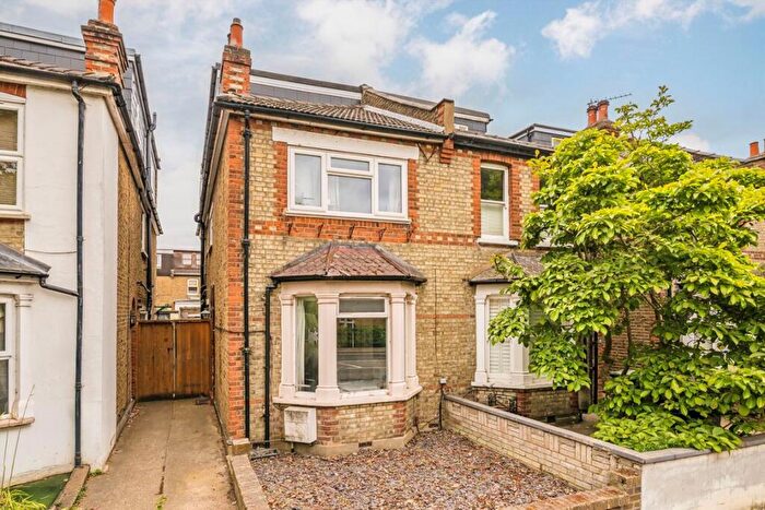 5 Bedroom Semi Detached House For Sale In Villiers Road, Kingston Upon Thames, KT1